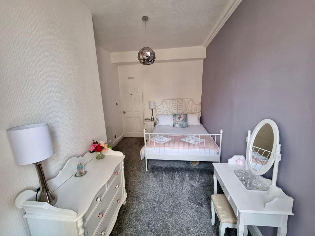 Rose Apartment 2-Bed Town Centre Apartment In Ayr Buitenkant foto