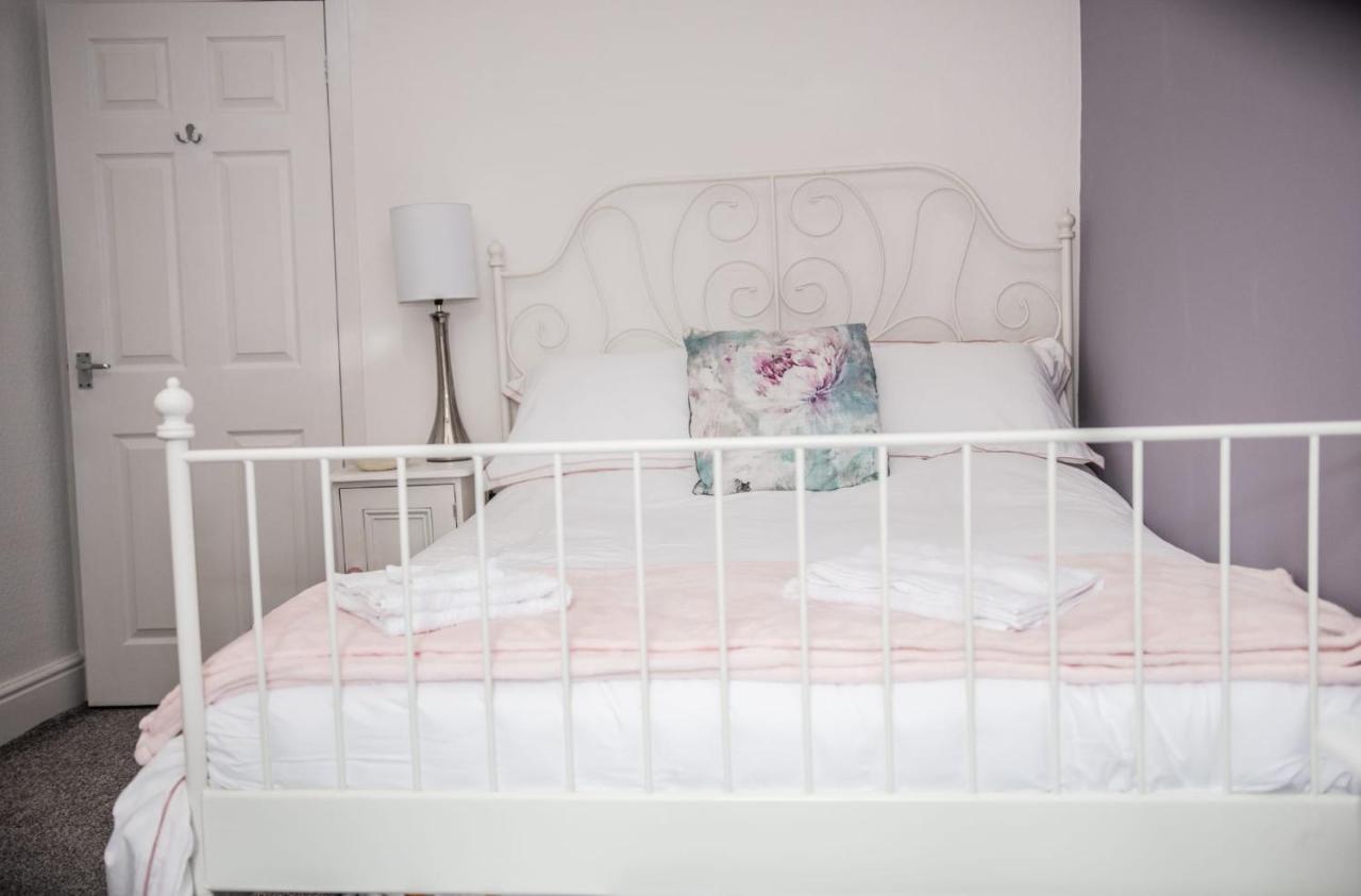 Rose Apartment 2-Bed Town Centre Apartment In Ayr Buitenkant foto