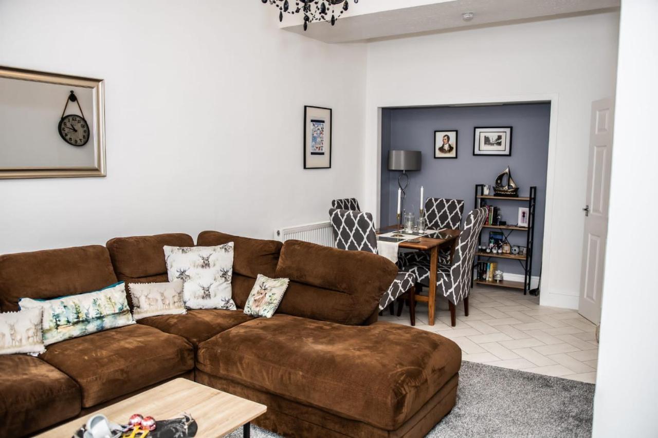 Rose Apartment 2-Bed Town Centre Apartment In Ayr Buitenkant foto