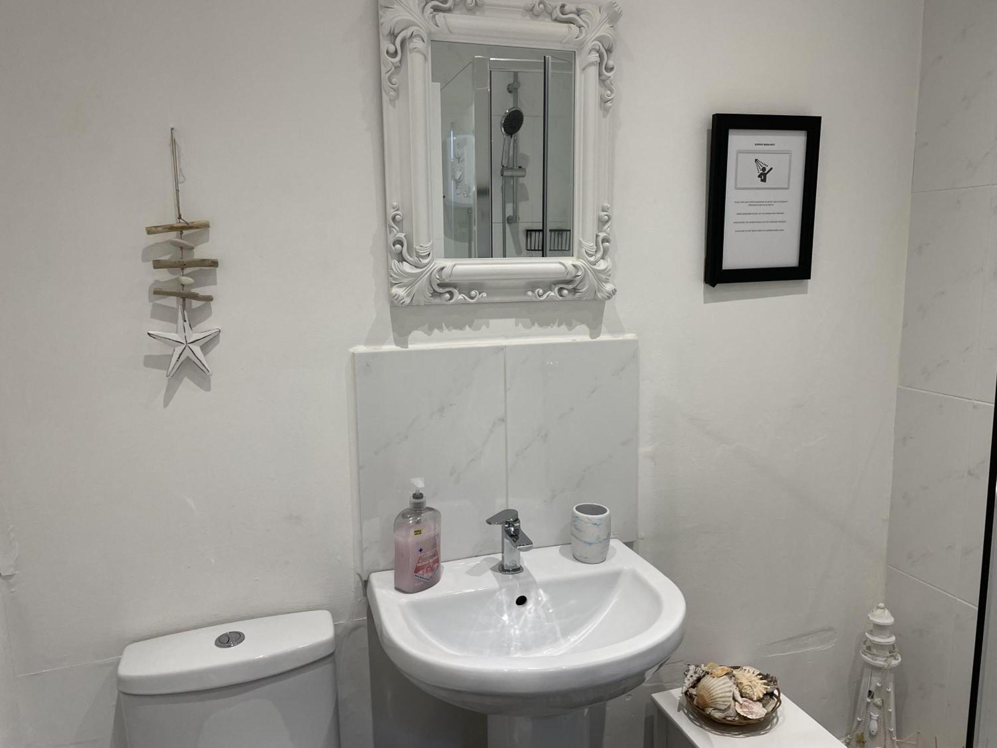 Rose Apartment 2-Bed Town Centre Apartment In Ayr Buitenkant foto